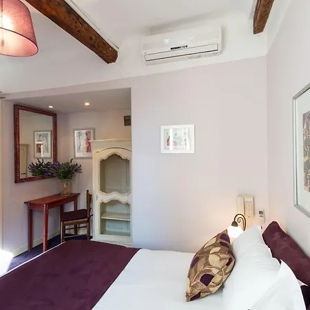 Hotel La Tour 3*