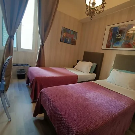 La Tour Szálloda Nizza